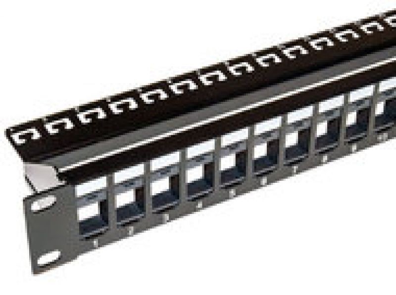 PATCH PANEL ÜRES 1U RACK SZERELVÉNYEK